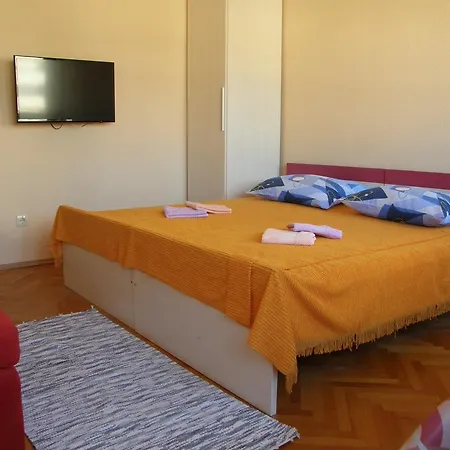 Neva Apartman *